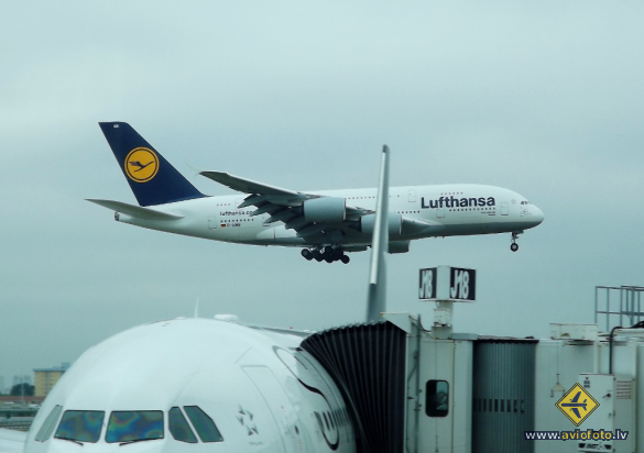 Airbus A380-841
